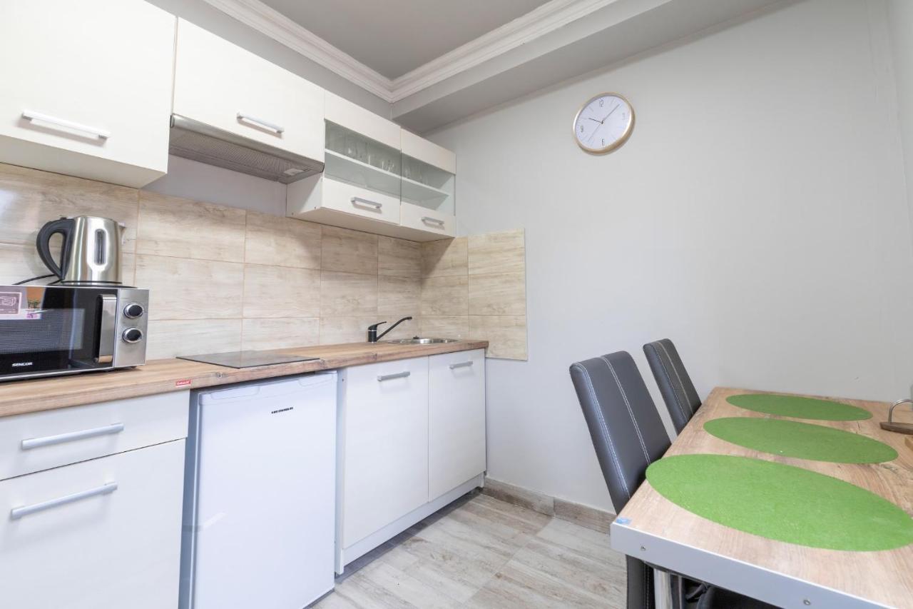 Ivanhoe Apartman Appartement Nyírbátor Buitenkant foto