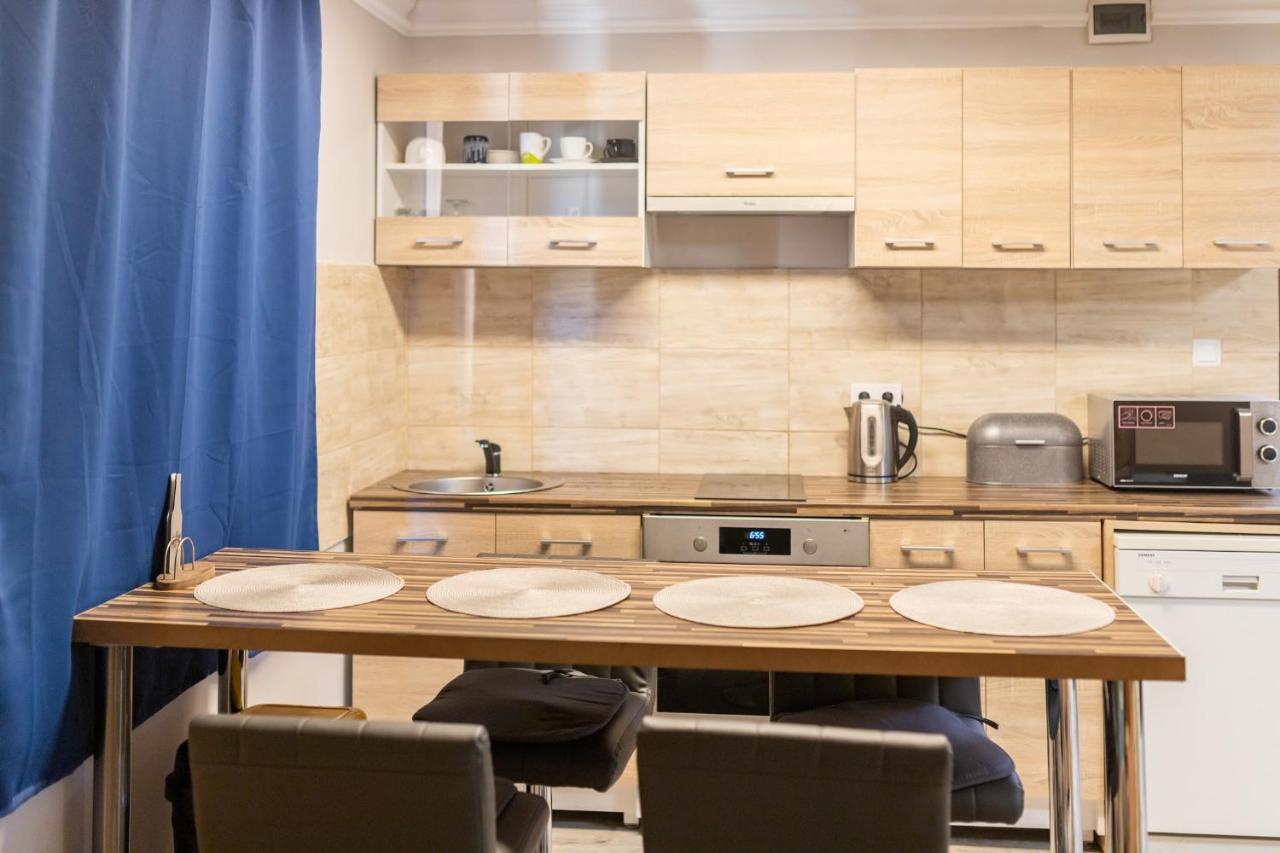 Ivanhoe Apartman Appartement Nyírbátor Buitenkant foto