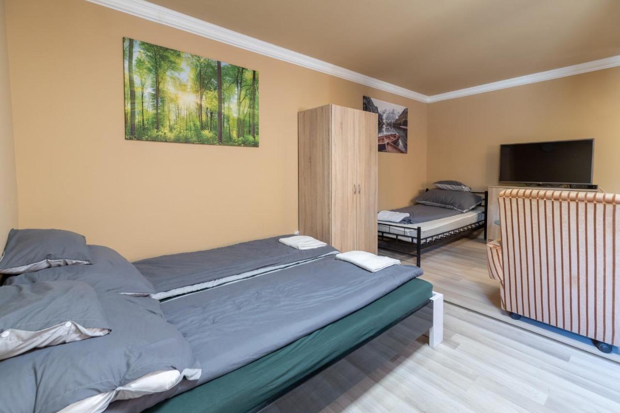 Ivanhoe Apartman Appartement Nyírbátor Buitenkant foto