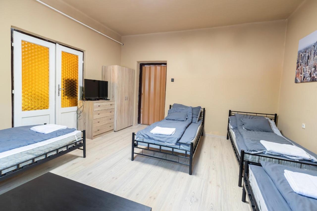 Ivanhoe Apartman Appartement Nyírbátor Buitenkant foto
