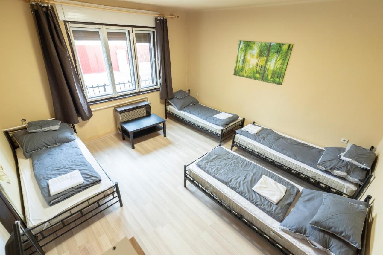 Ivanhoe Apartman Appartement Nyírbátor Buitenkant foto
