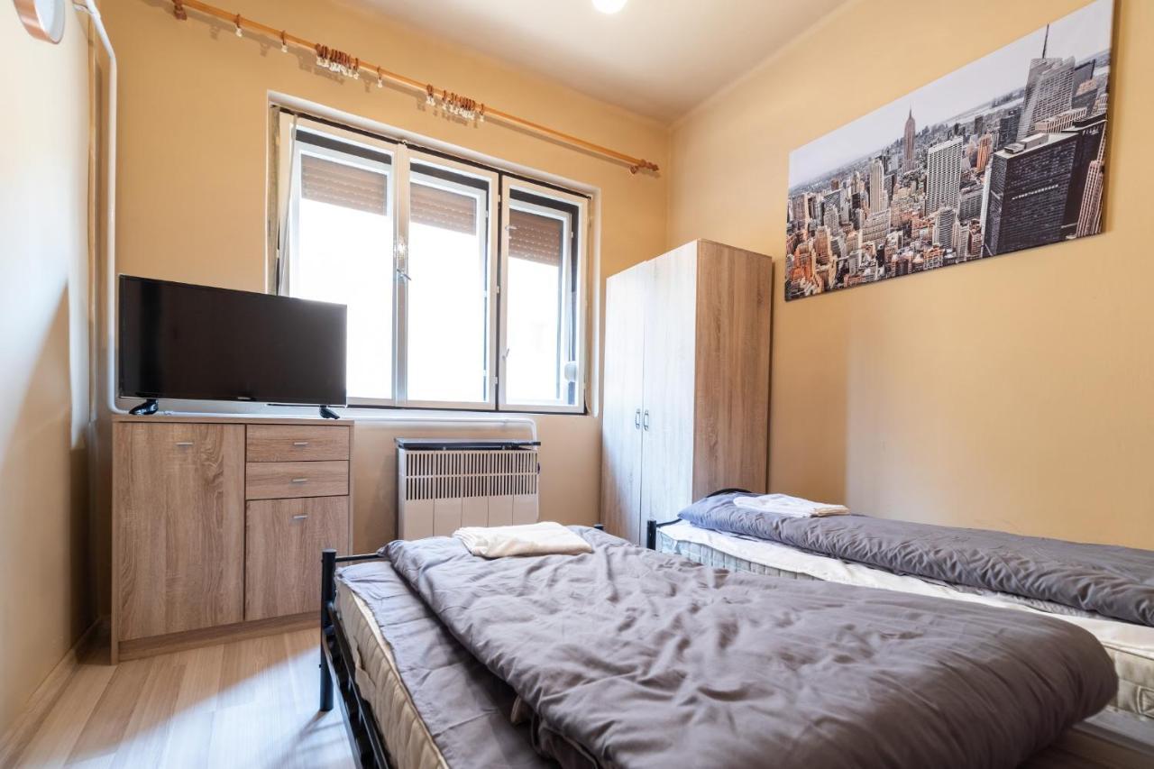 Ivanhoe Apartman Appartement Nyírbátor Buitenkant foto
